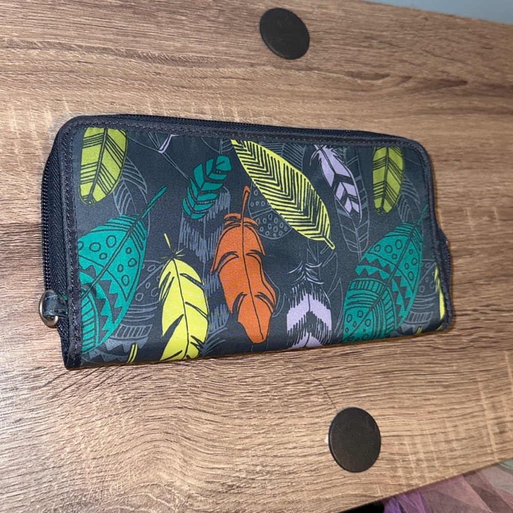 Free shipping save your way clutch